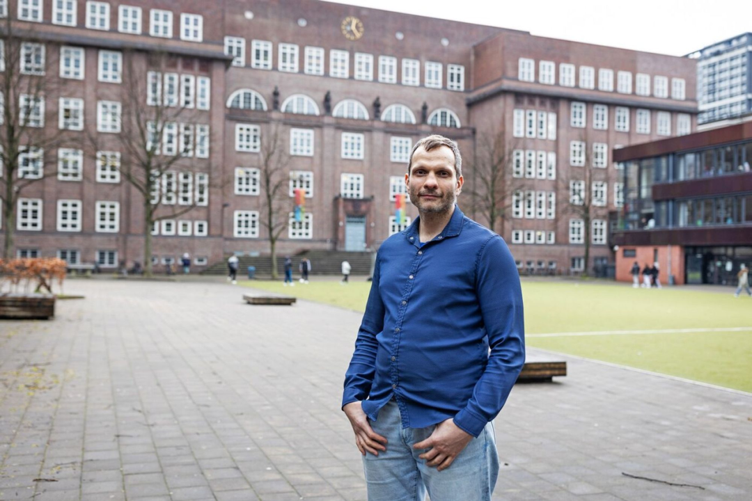 开启 AIGC 时代的那个人，一分钱都没赚到